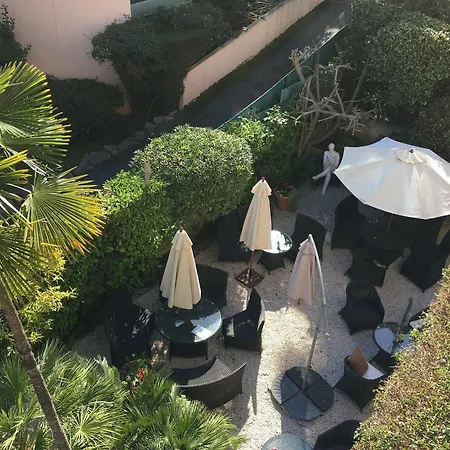 Hotel Idéal - De Charme Et Atypique 3*